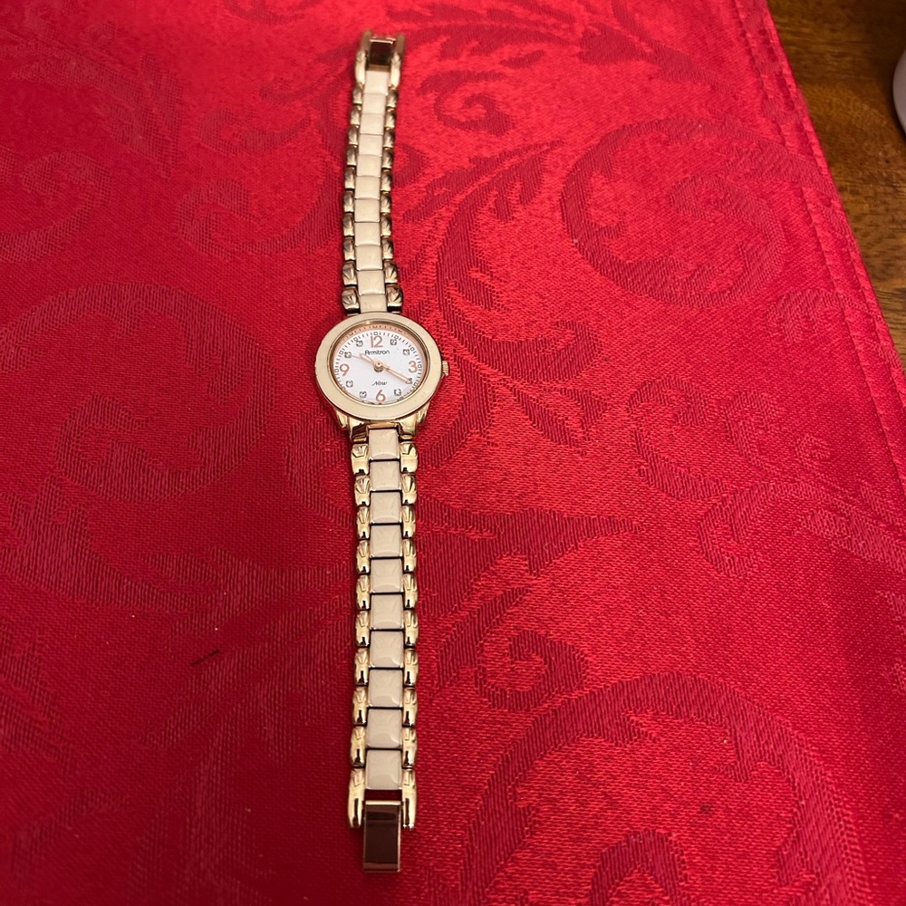 Armitron Now 75/3919WTSV Women's Rose Gold Tone Watch Jeweled Accents - Picture 6 of 11